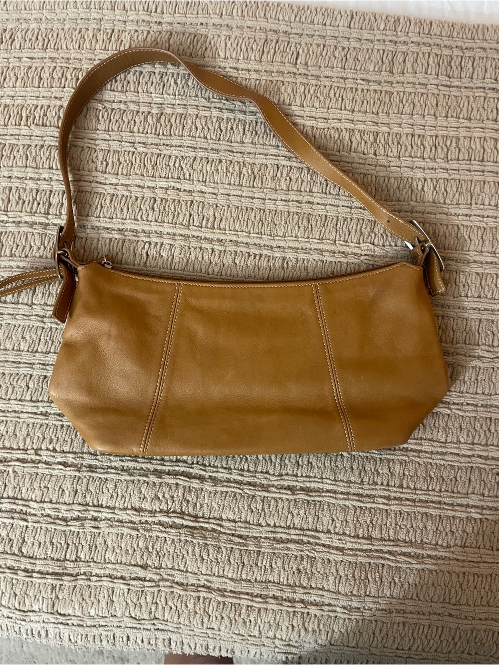 Tignanello Caramel Tan Leather Shoulder Bag - Picture 2 of 4